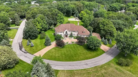 2240 Chelmsford Ln, Saint Cloud, MN 56301