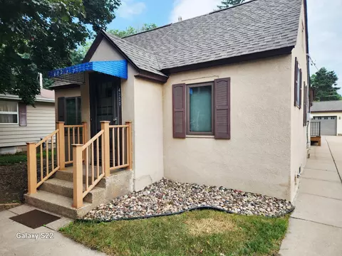 4330 W 8th St, Goodview, MN 55987