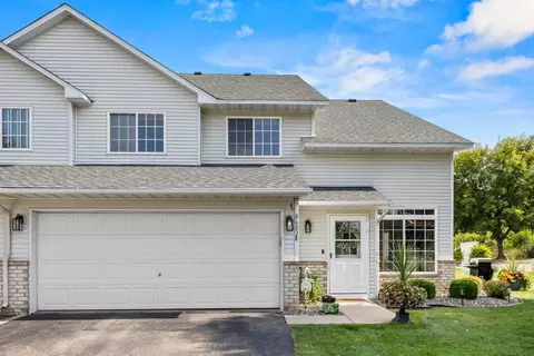8682 Quarry Ridge Ln #E, Woodbury, MN 55125