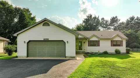 1221 Jodi Cir, Menomonie, WI 54751