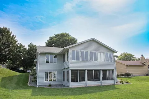 305 Regent Dr, La Crescent, MN 55947 photo 4