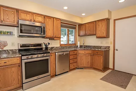 305 Regent Dr, La Crescent, MN 55947 photo 12