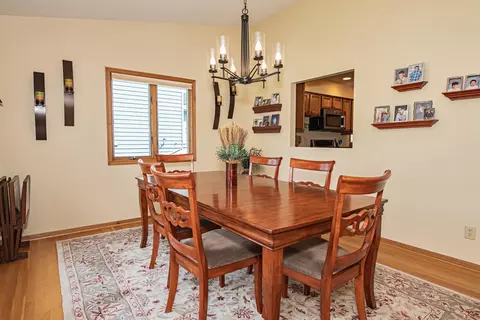 305 Regent Dr, La Crescent, MN 55947 photo 13