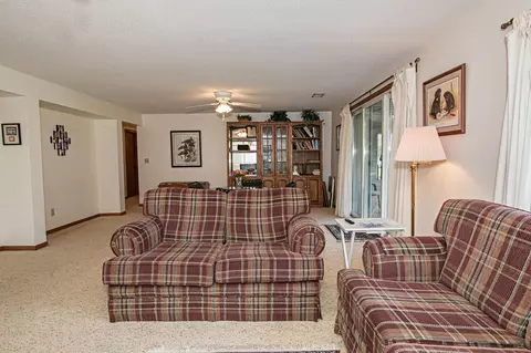 305 Regent Dr, La Crescent, MN 55947 photo 32