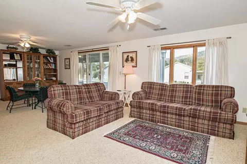305 Regent Dr, La Crescent, MN 55947 photo 31