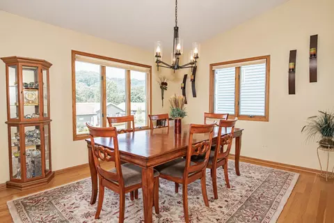305 Regent Dr, La Crescent, MN 55947 photo 14
