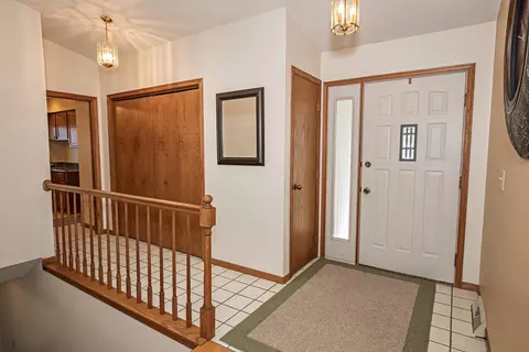 305 Regent Dr, La Crescent, MN 55947 photo 7