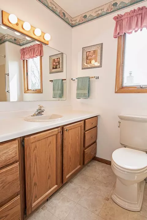 305 Regent Dr, La Crescent, MN 55947 photo 26