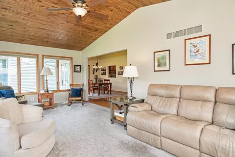 305 Regent Dr, La Crescent, MN 55947 photo 22
