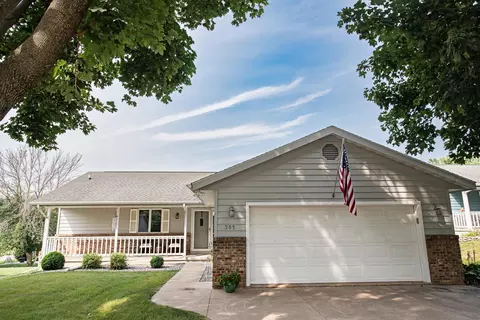 305 Regent Dr, La Crescent, MN 55947