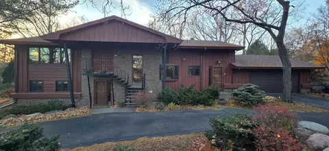 2421 Lee Ave N, Golden Valley, MN 55422