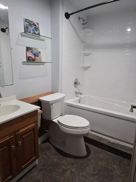 Bath - 24 12th Ave SE, Faribault, MN 55021 photo 2 of 2