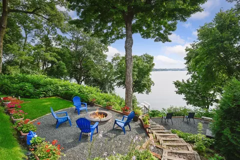 2960 Highland Ct, Mound, MN 55364
