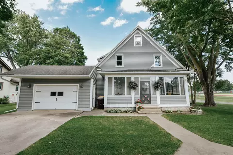 Exterior - 437 3rd Ave, Wanamingo, MN 55983 photo 9 of 9