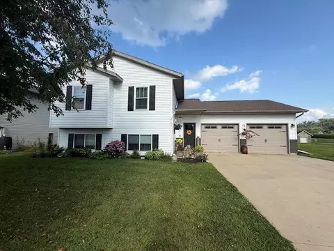 310 Erickson St S, Houston, MN 55943