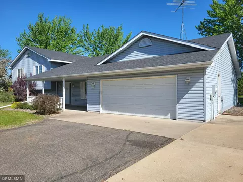 1880 45th St SE, St. Cloud, MN 56304 photo 2
