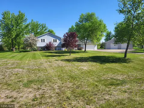 1880 45th St SE, St. Cloud, MN 56304