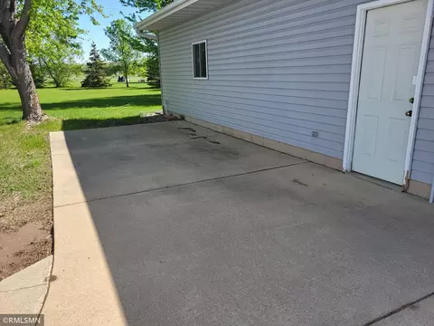 1880 45th St SE, St. Cloud, MN 56304 photo 4