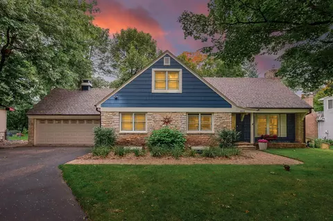 8600 Riverview Ln, Brooklyn Park, MN 55444