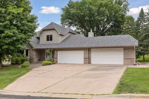 14733 Innsbrook Cir, Burnsville, MN 55306