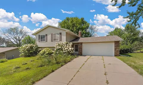 10340 Wyoming Ave S, Bloomington, MN 55438