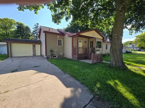 Exterior - 524 Clara Ave, Murdock, MN 56271 photo 2 of 2