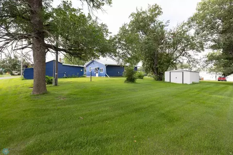 Exterior - 200 6th Ave, Arthur, ND 58006 photo 3 of 5