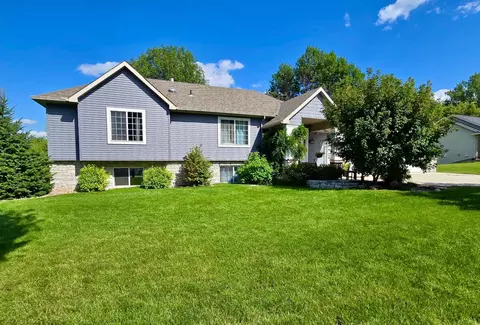 3312 Eagle Ridge Dr E, Willmar, MN 56201 photo 2