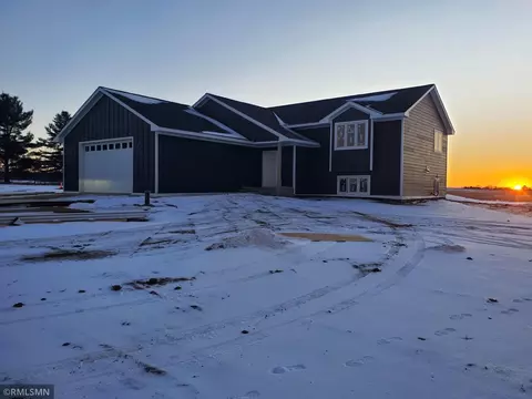 Exterior - 754 190th St, Baldwin, WI 54002 photo 2 of 5