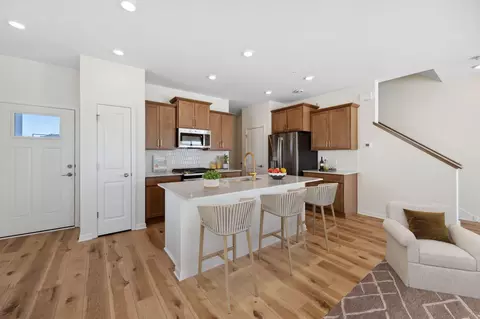 10322 Birchwood Cir, Chaska, MN 55318