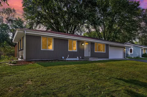 1042 Sibley St S, Shakopee, MN 55379