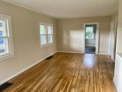 Living - 809 6th Ave SE, Austin, MN 55912 photo 2 of 2