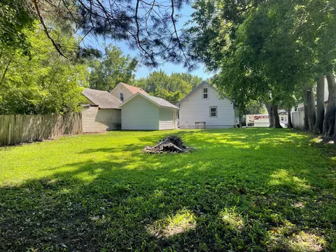 Exterior - 809 6th Ave SE, Austin, MN 55912 photo 6 of 6