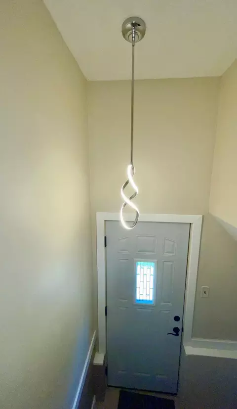 Entry Way - 809 6th Ave SE, Austin, MN 55912 photo 1 of 3