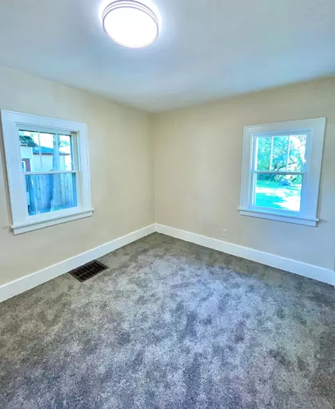 Bedroom - 809 6th Ave SE, Austin, MN 55912 photo 1 of 2
