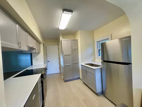 Kitchen - 809 6th Ave SE, Austin, MN 55912 photo 4 of 5