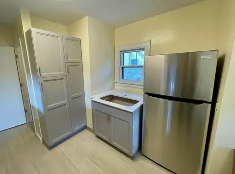 Kitchen - 809 6th Ave SE, Austin, MN 55912 photo 3 of 5