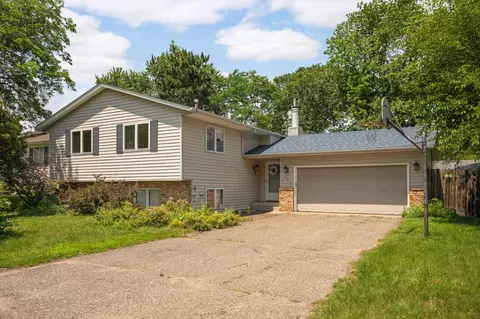 209 Dennison Ave, Shoreview, MN 55126
