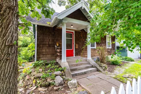 306 Irvine Ave, Saint Paul, MN 55102