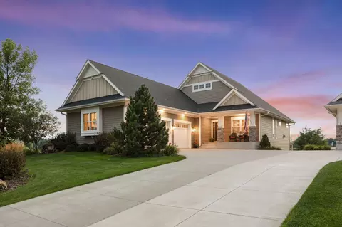3710 Talero Curv, Chaska, MN 55318