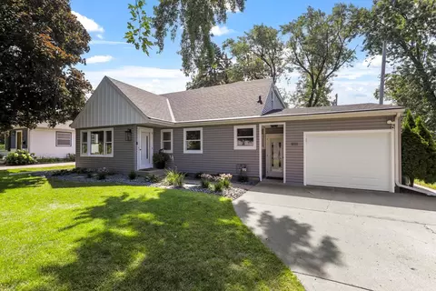 9111 Club Rd, Saint Louis Park, MN 55426