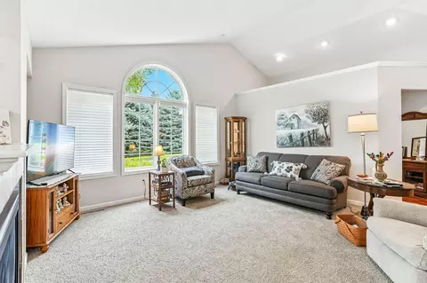 1301 Pine Pointe Curv, Saint Peter, MN 56082 photo 6