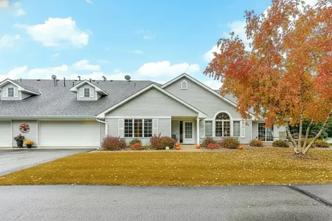 1301 Pine Pointe Curv, Saint Peter, MN 56082 photo 2