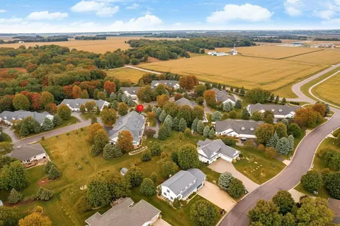 1301 Pine Pointe Curv, Saint Peter, MN 56082 photo 3
