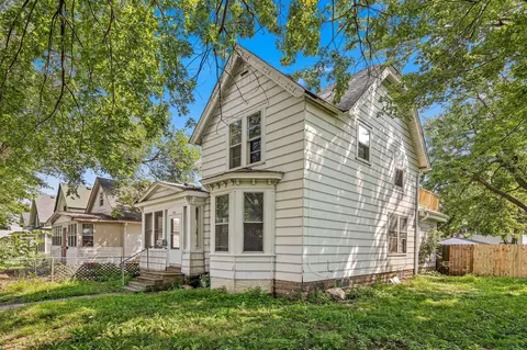886 Edmund Ave, Saint Paul, MN 55104