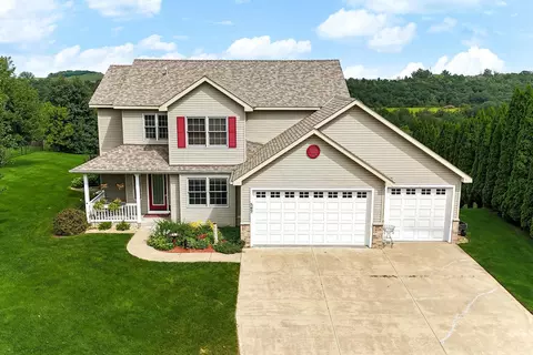 545 Tuttle Dr, Hastings, MN 55033