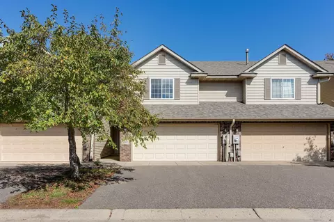 3507 Goodwin Ave N, Oakdale, MN 55128
