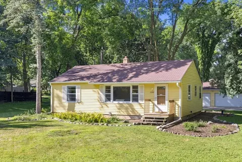 15500 Mckenzie Blvd, Minnetonka, MN 55345