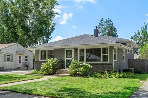 1487 Mackubin St, Saint Paul, MN 55117