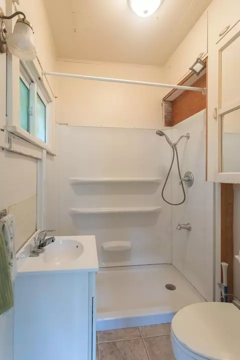 Bath - 205 2nd Ave NE, Brainerd, MN 56401 photo 1 of 1